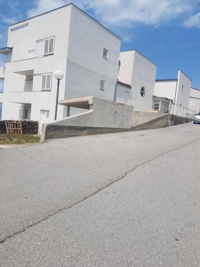 Apartment Tim Сень Екстер'єр фото